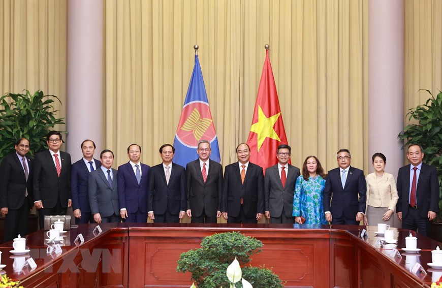 国家主席阮春福：深化与东盟以及邻国的合作是越南外交政策中的优先任务之一